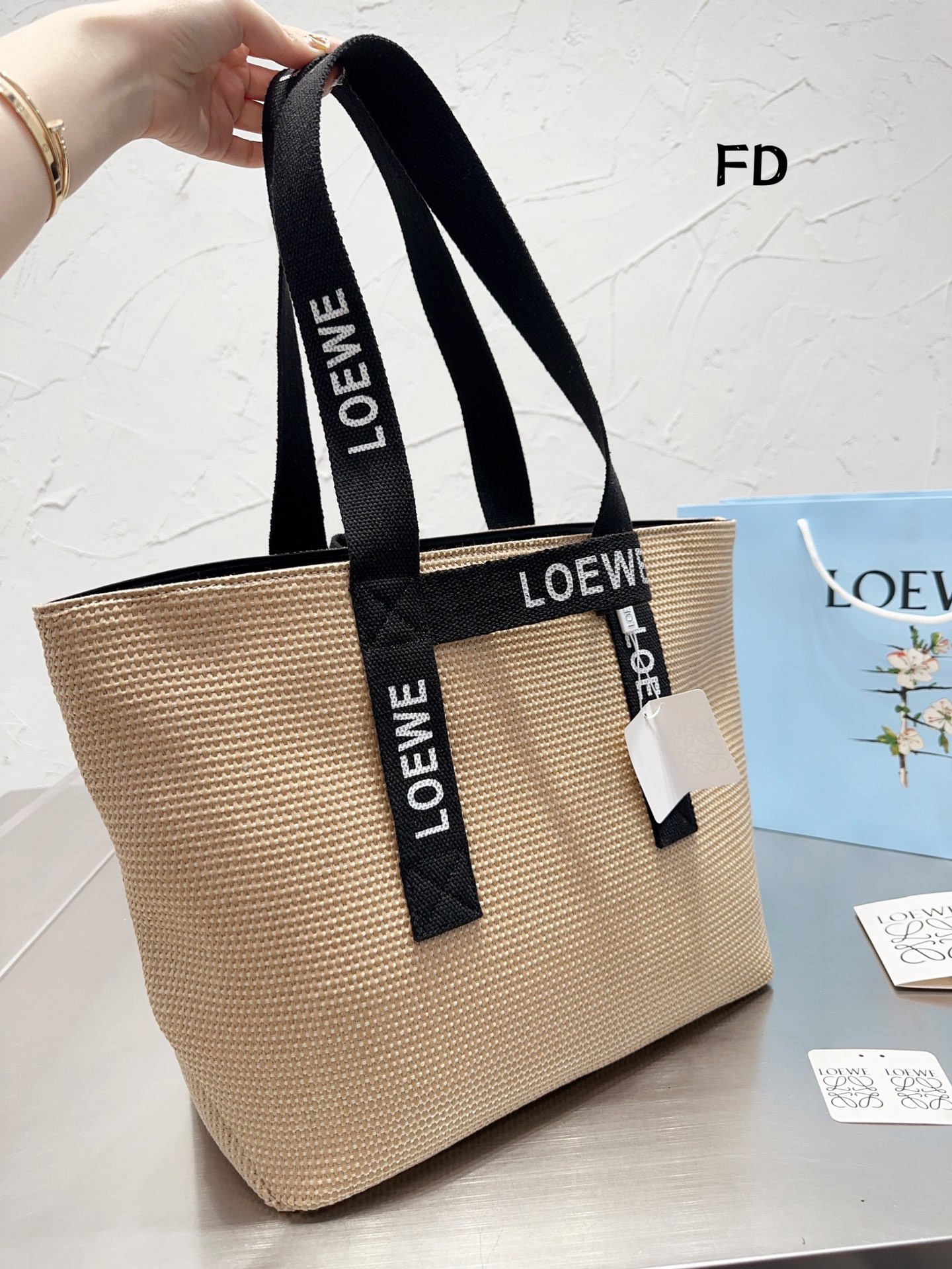 Loewe wave tote handbag 131474