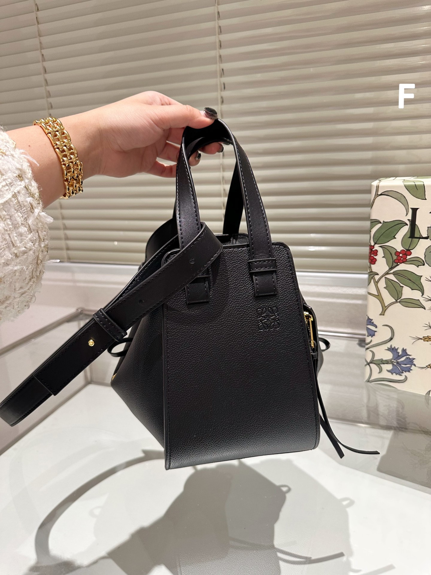 LOEWE Hand bag 131717