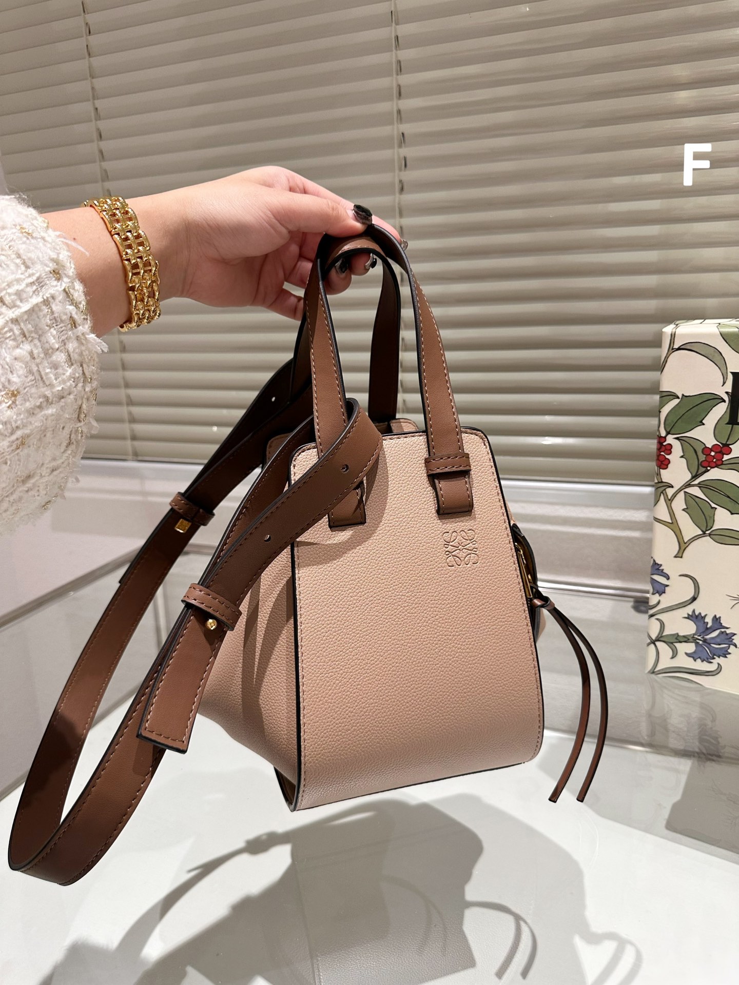 LOEWE Hand bag 131717