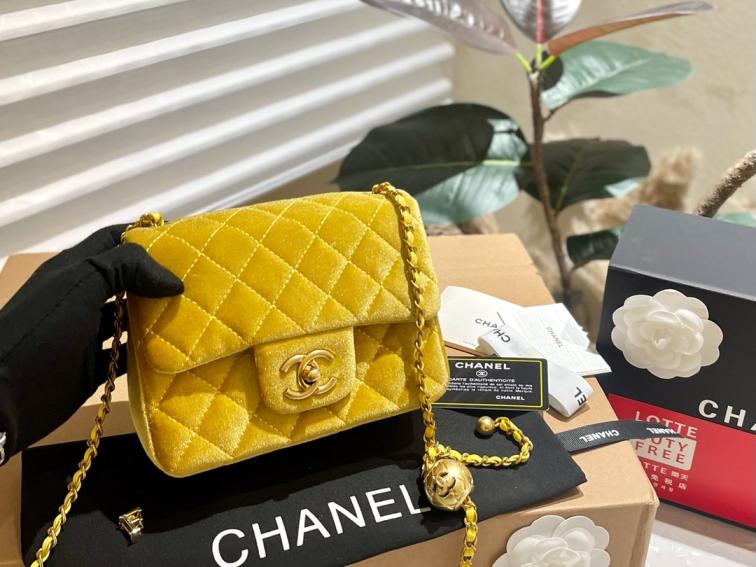 Chanel velour cf bag 133010