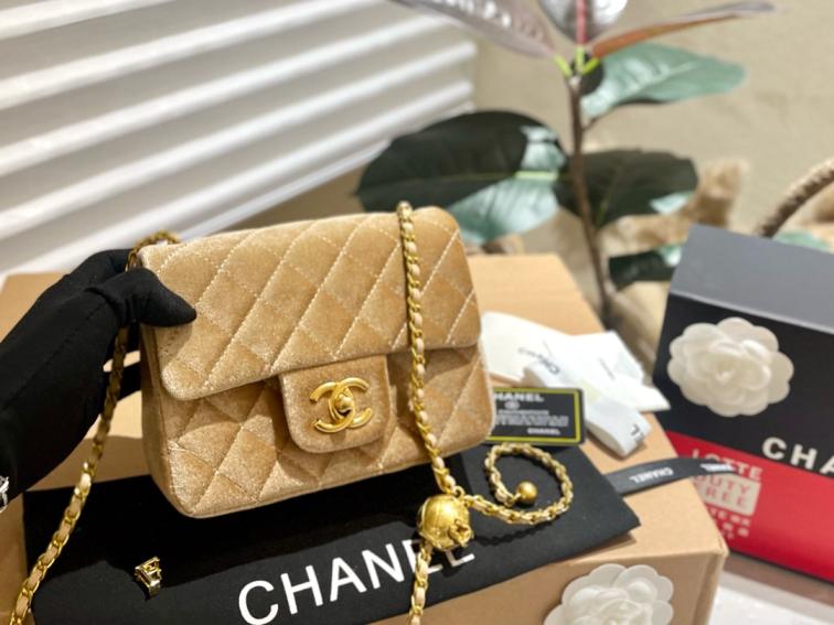Chanel velour cf bag 133010