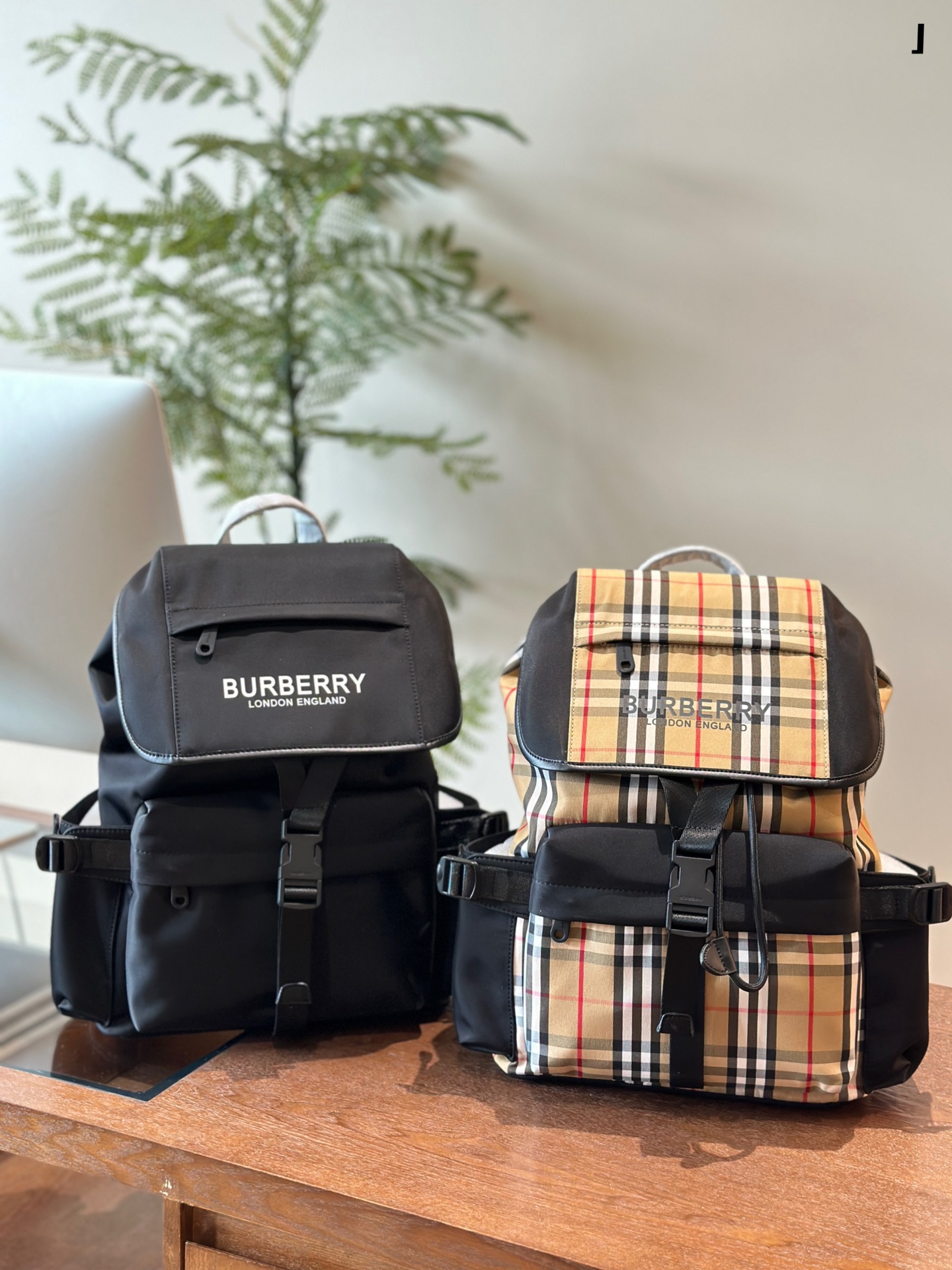 Burberry men backpack 133971