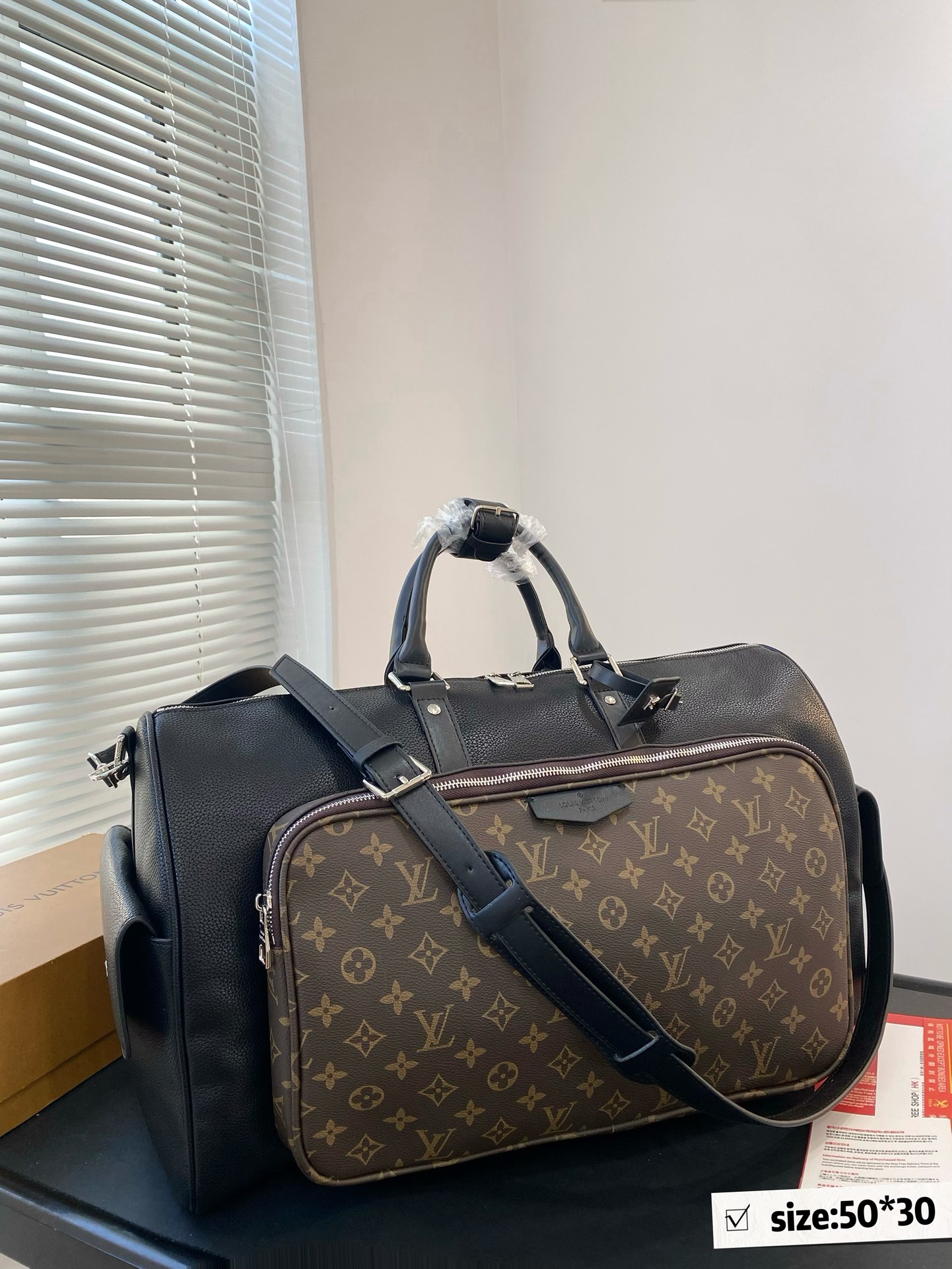 LV travel bag large handbag 135495