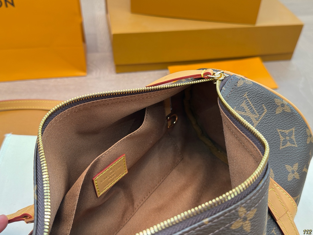 LV Louis vuitton monogram handbag 135893