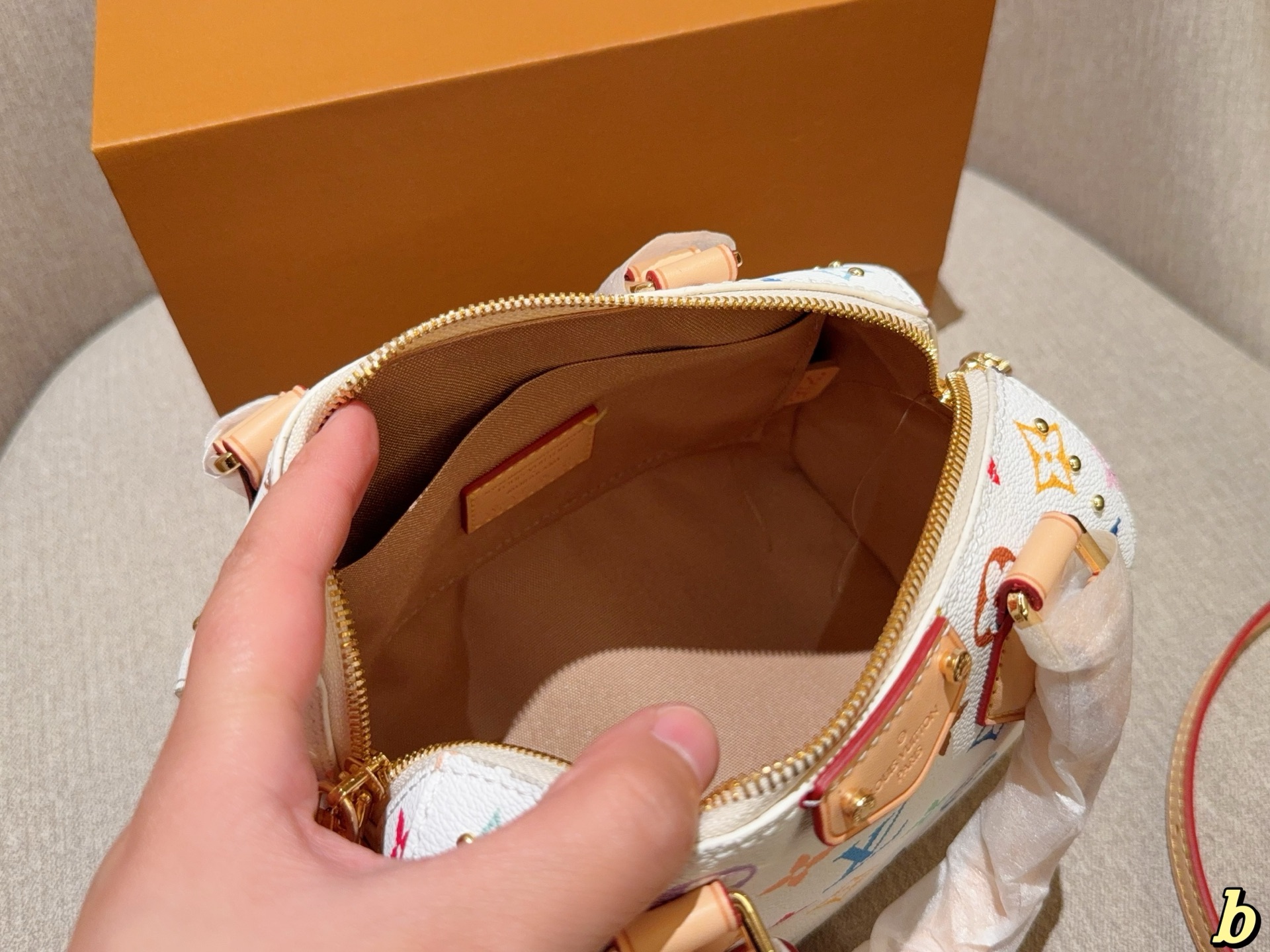 LV speedy trunk 20 handbag 135877