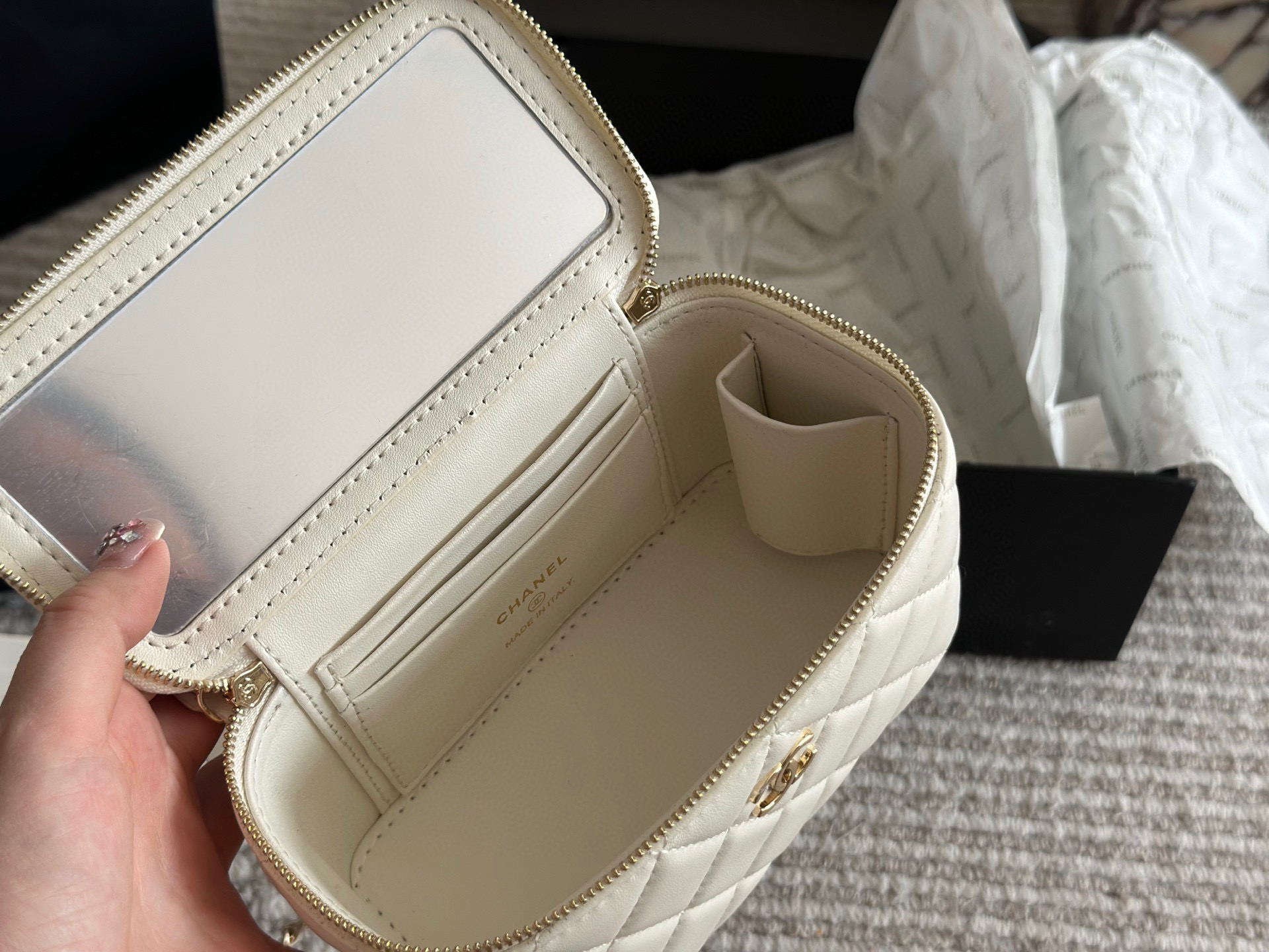 Chanel cosmetic box bag 135926