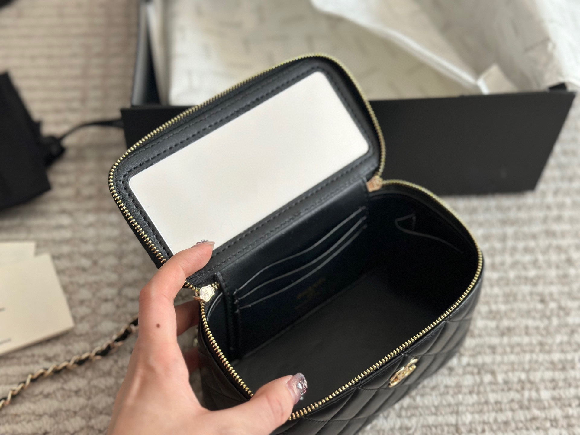 Chanel cosmetic box bag 135925