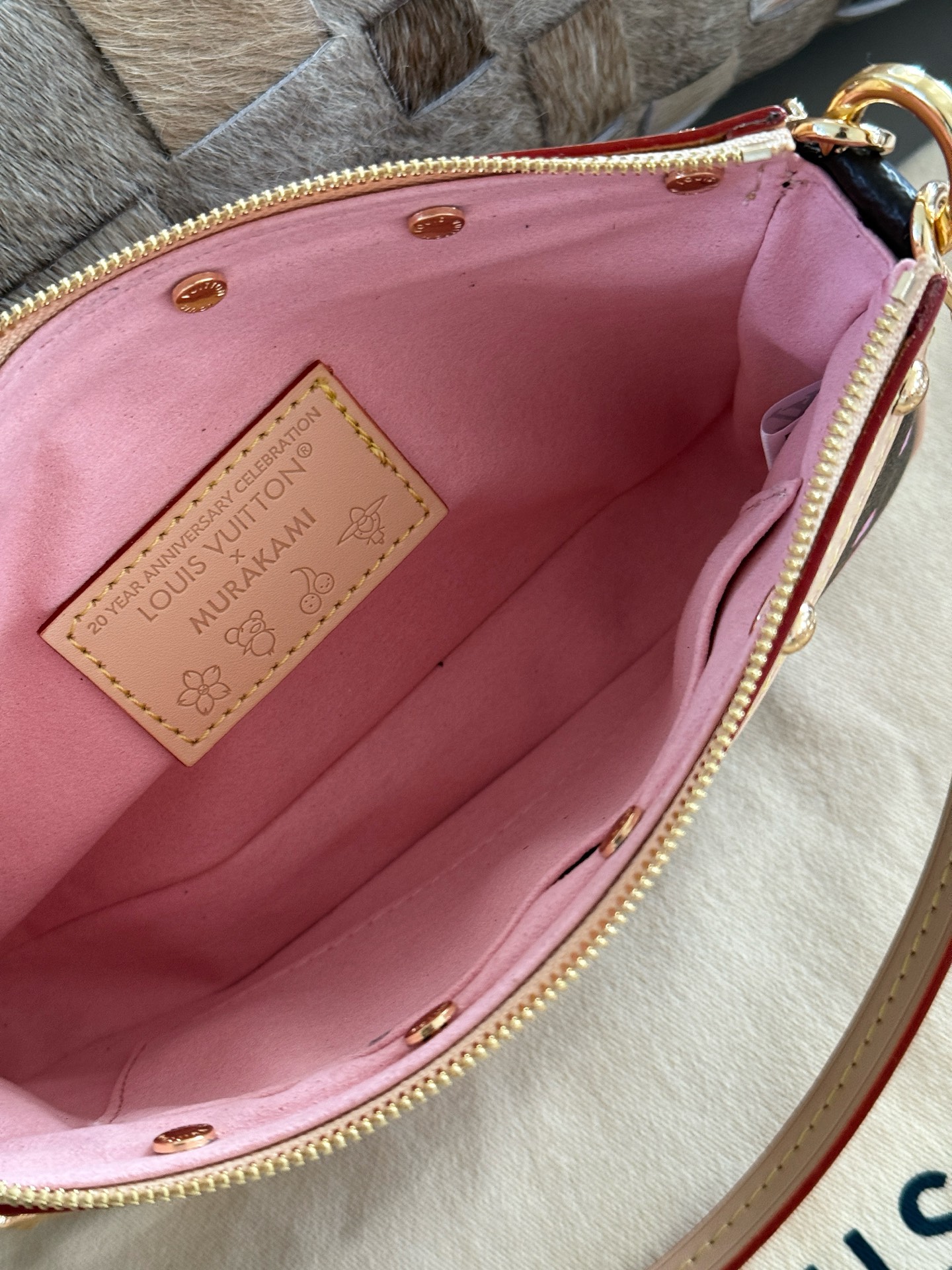 LV Louis vuitton sakura onthego hand bag