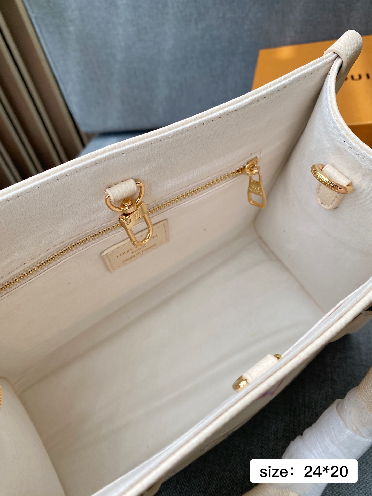 LV Louis vuitton Onthego bb tote bag 138972