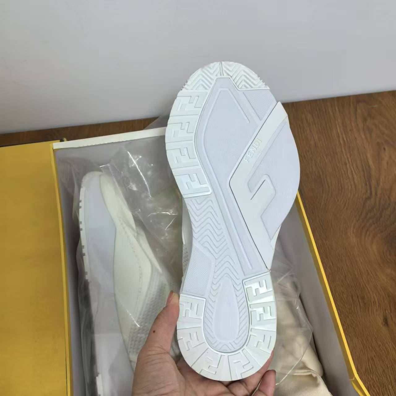 Special offer! Size 39 Fendi sneakers