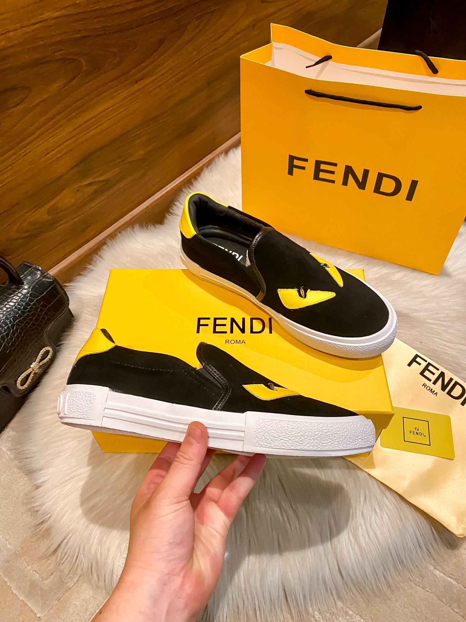 2025 Fendi Mens flat sneakers 135934