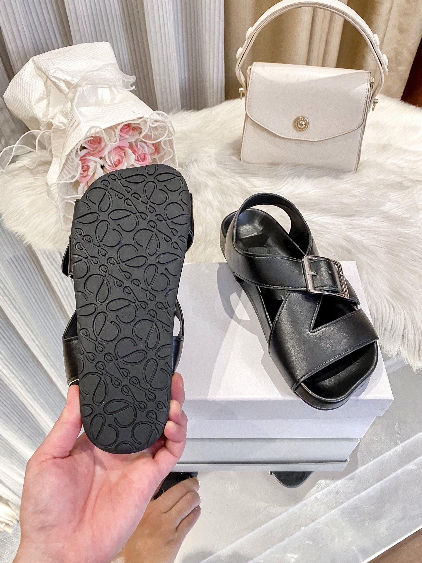 LOEWE Sandals 135948