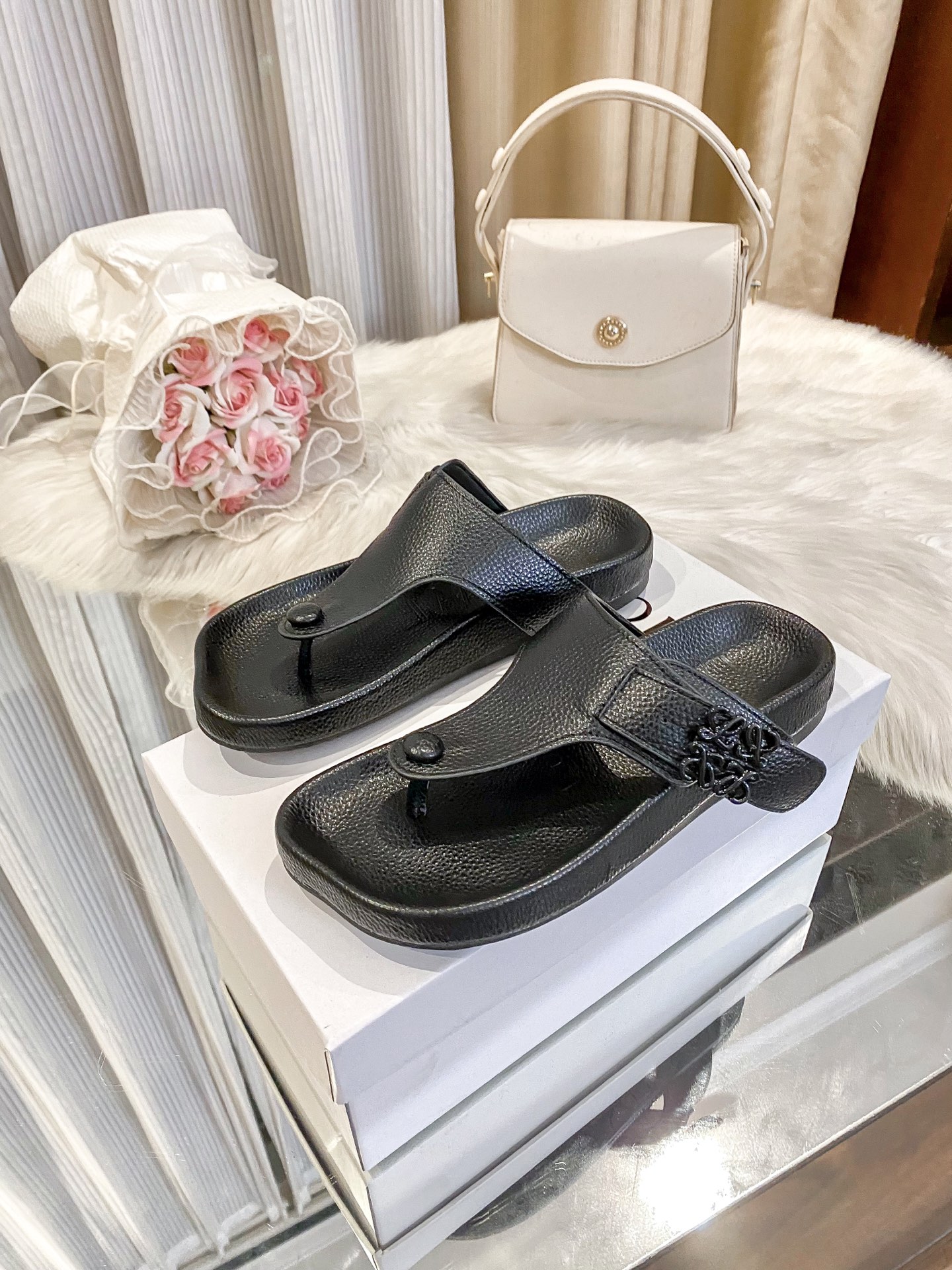 LOEWE Slippers 135943