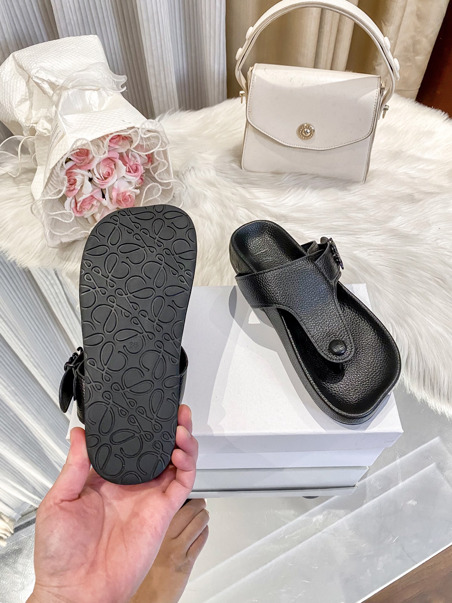 LOEWE Slippers 135943