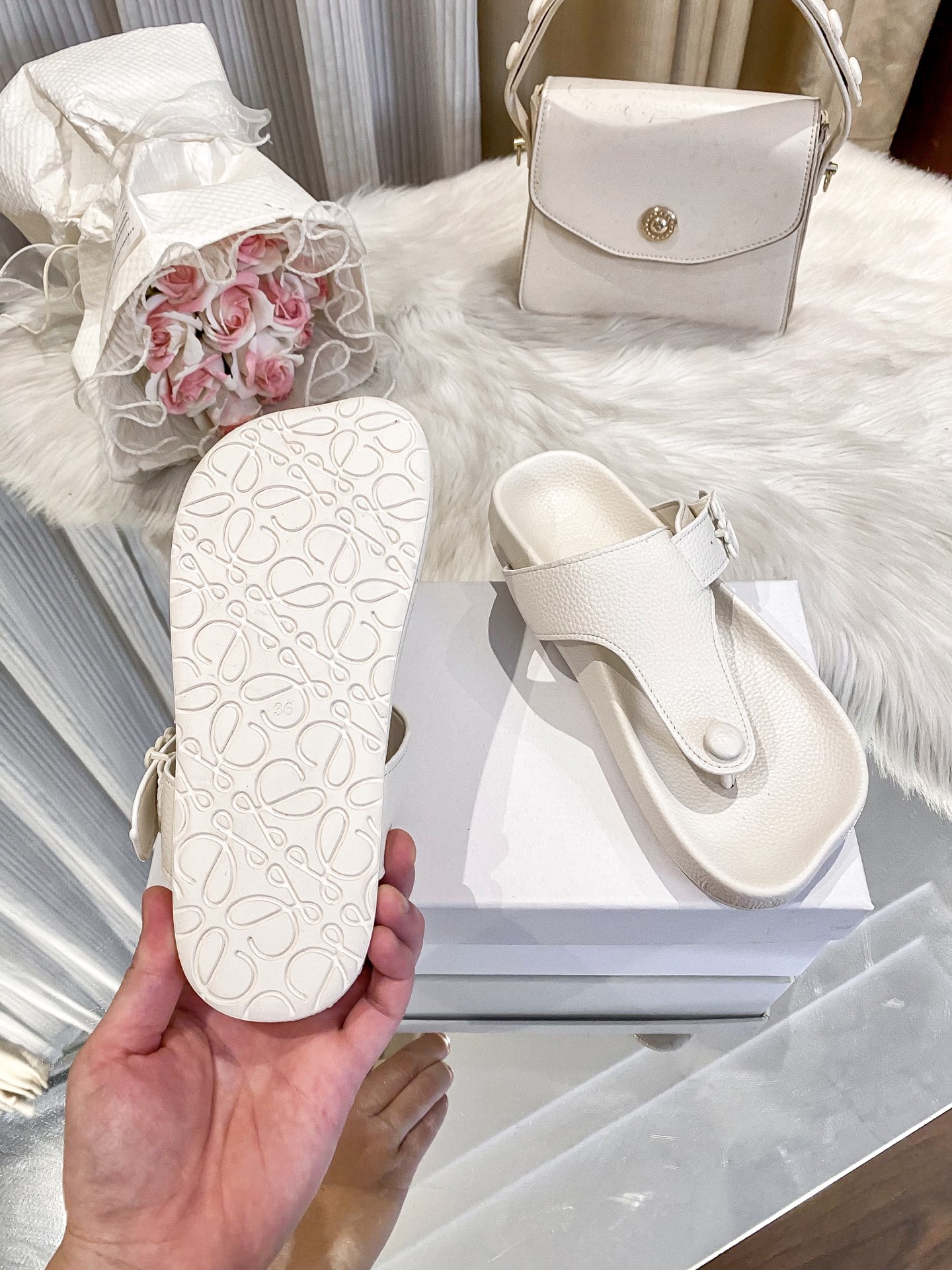 LOEWE Slippers 135942