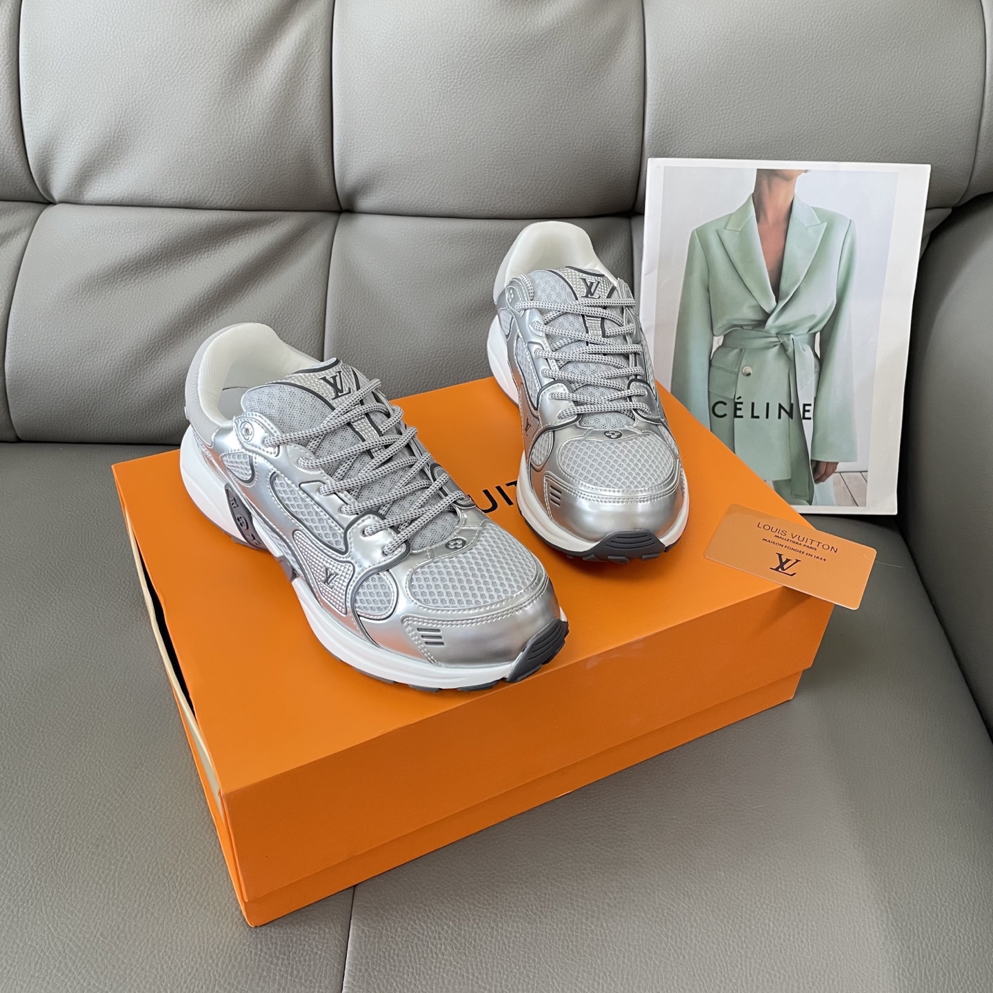 LV  Louis Vuitton  25S Olympia Trainer sneakers 139004