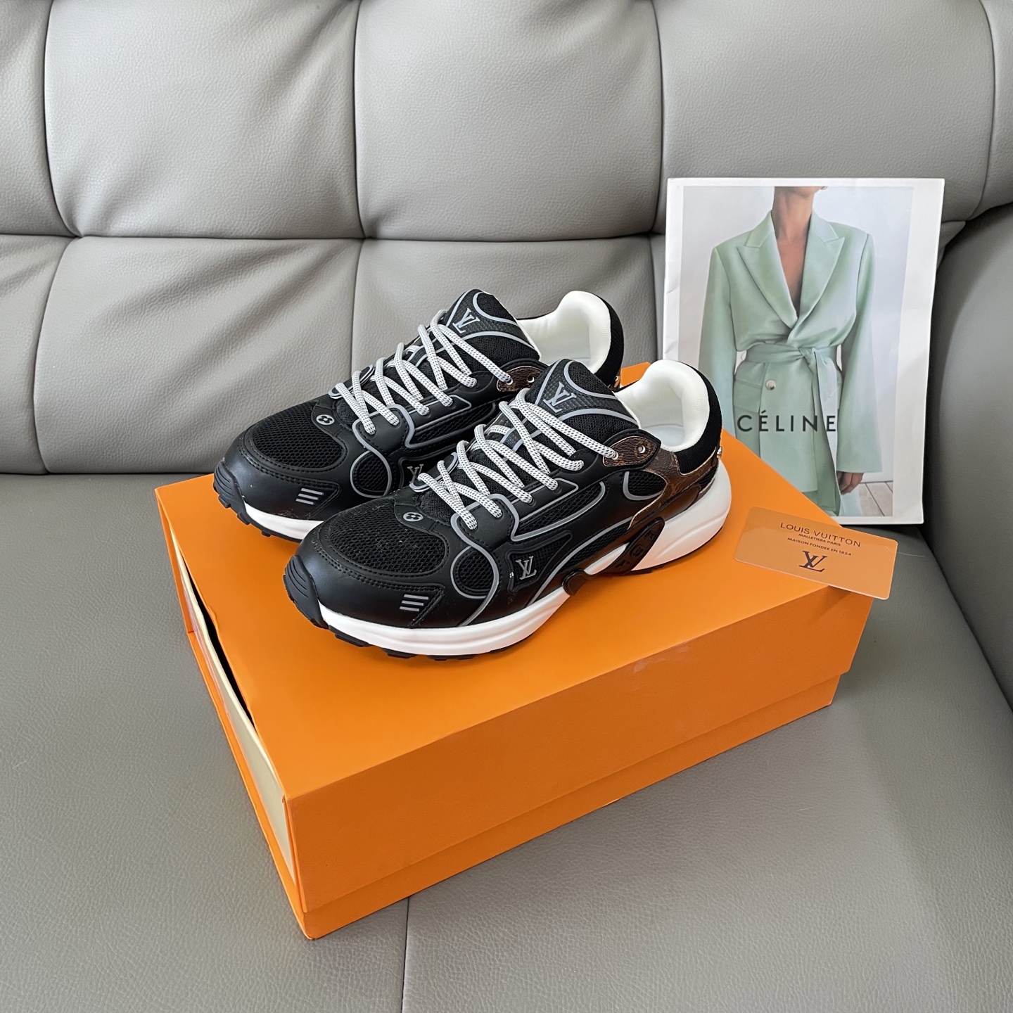 LV  Louis Vuitton  25S Olympia Trainer sneakers 139002