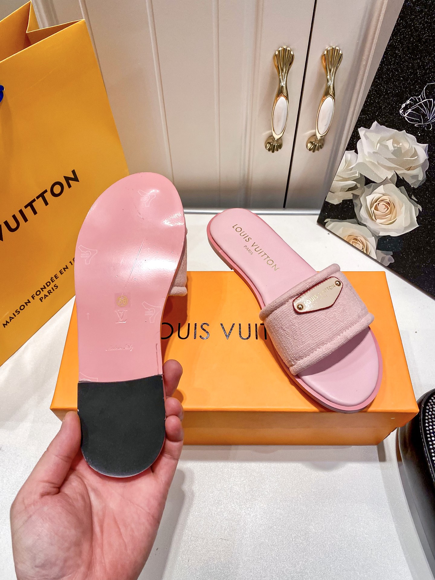 LV women slippers 138999