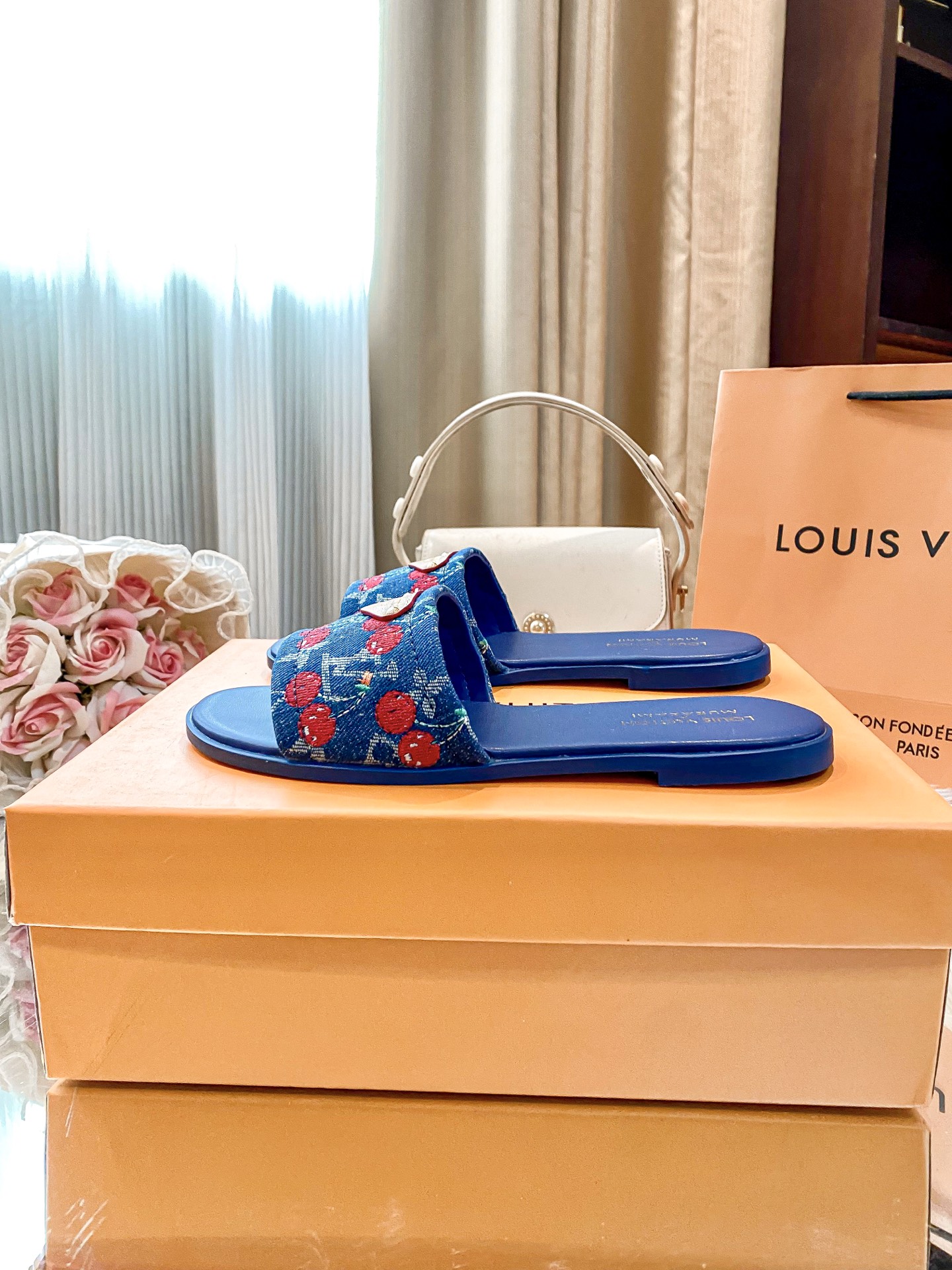 LV women slippers 138998