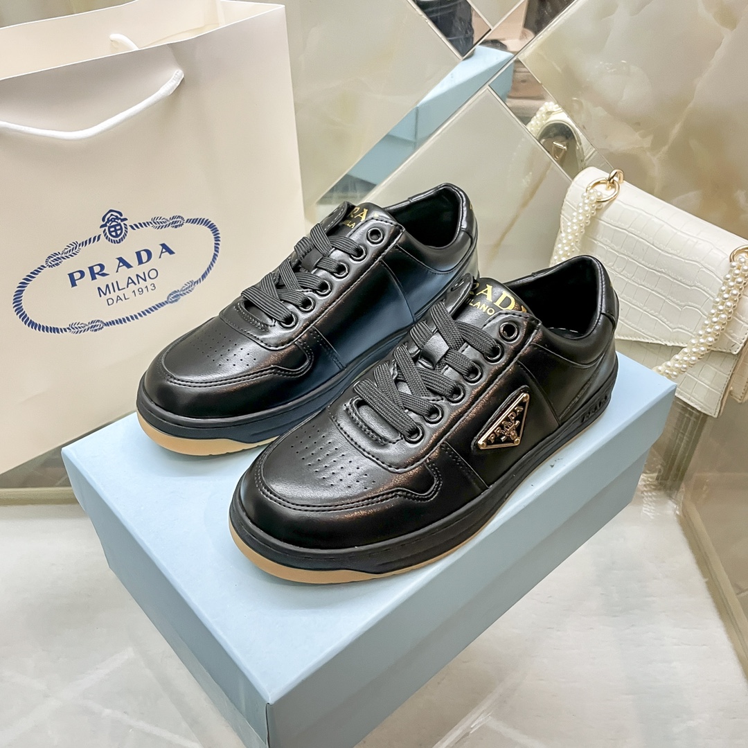 Prada flat sneakers 139031