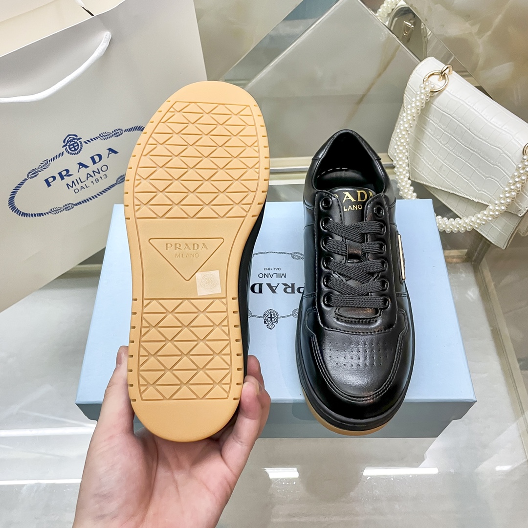 Prada flat sneakers 139031
