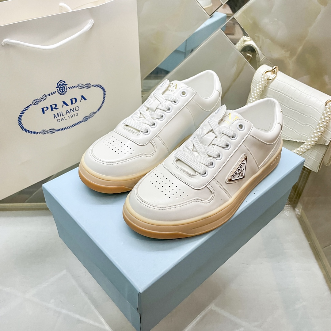 Prada flat sneakers 139030