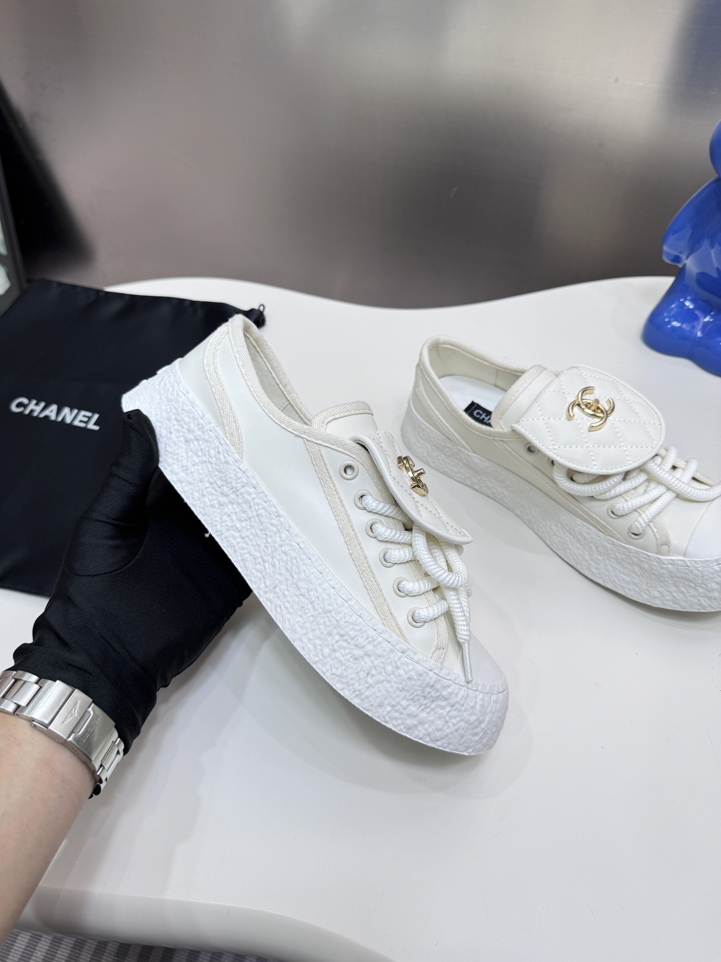 Chanel  25A flat sneaker 139041