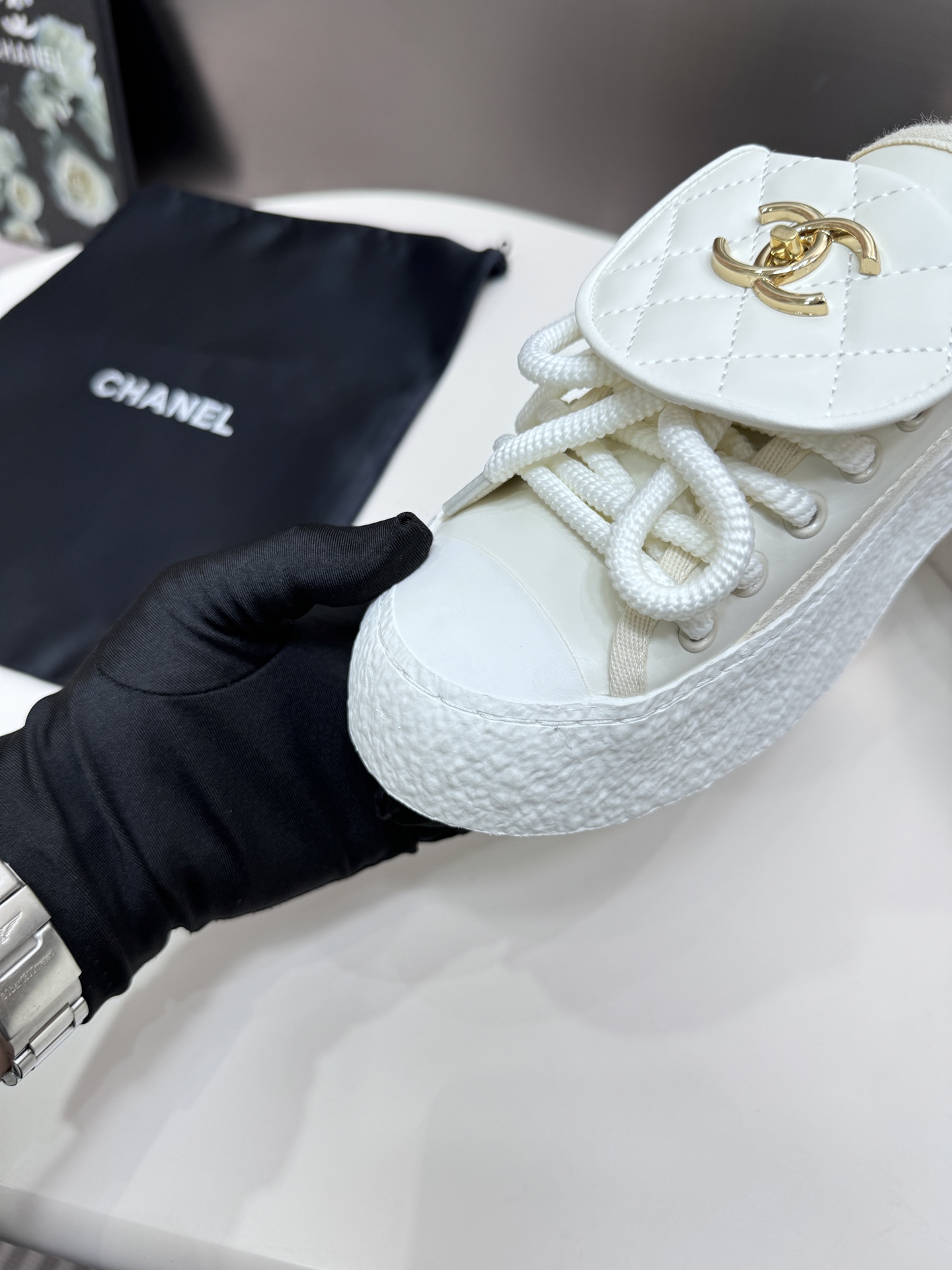 Chanel  25A flat sneaker 139041